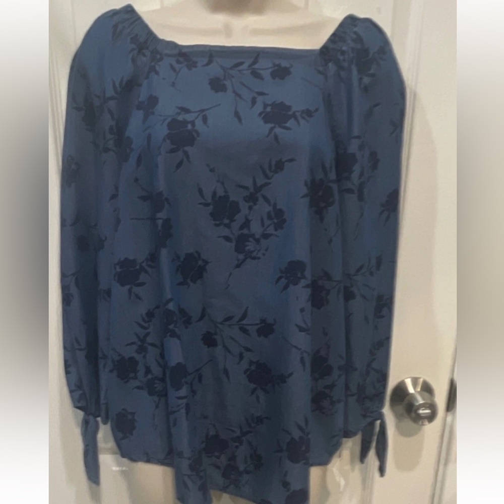 Liz Claiborne Navy Floral Blouse size Small - Picture 9 of 10